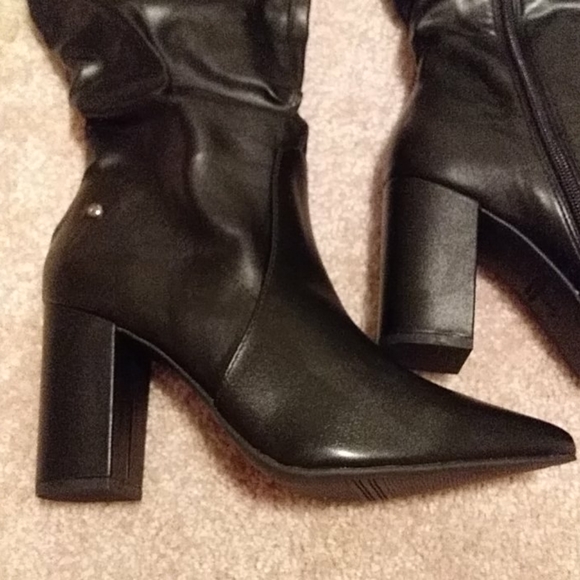 Shoe - Picture 3 of 8